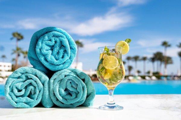 Care este diferența între all inclusive și ultra all inclusive. Detaliul despre care puțini știu atunci când merg în vacanță