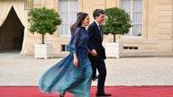 Partenera președintelui Nicușor Dan, apariție fără rezerve la Paris. Rochia transparentă aleasă la dineul lui Macron