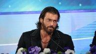 Cum arată Can Yaman fără barbă. Fanele au fost surprinse c&acirc;nd l-au văzut pe actorul lor preferat