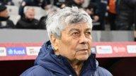 Motivul pentru care un jurnalist turc i-a pupat m&acirc;na lui Mircea Lucescu &icirc;nainte de meciul Rom&acirc;nia - Turcia