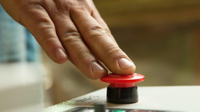 Un român și-a falimentat fostul angajator după ce a fost concediat. Cum a distrus o întreagă afacere doar prin apăsarea unui buton