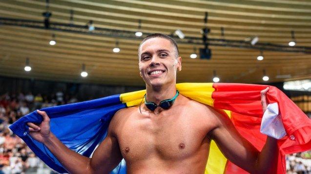 David Popovici, aur la 200 m liber la Campionatele Europene de la Paris. Sportivul rom&acirc;n a marcat un moment istoric &icirc;n natație