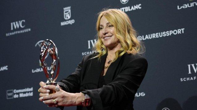 Nadia Comăneci, cu lacrimi &icirc;n ochi la &bdquo;Oscarurile Sportului&rdquo;. Discurs emoționant, la 50 de ani de la un 10 perfect