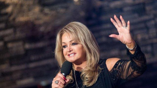 Bonnie Tyler, &icirc;n comă indusă după o operaţie intestinală de urgenţă. Ce se &icirc;nt&acirc;mplă cu celebra c&acirc;ntăreață