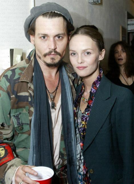 Johnny Depp: "Nu ma insor cu Vanessa. Nu vreau sa ii stric numele de familie"