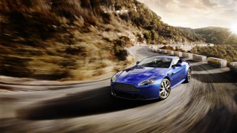 VIDEO!: Aston Martin Vantage S tuna si fulgera