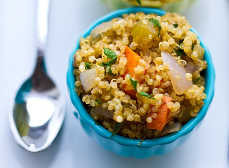 Reteta de post Pilaf cu quinoa, morcovi si rosii Antena 1