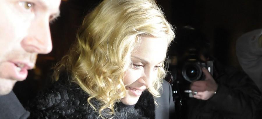 Madonna, data in judecata de 8 muncitori