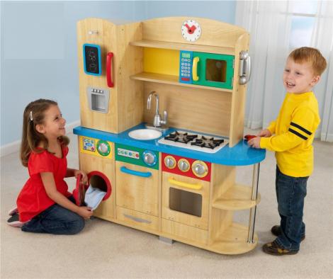 Cum sa creezi o bucatarie de joaca pentru copilul tau