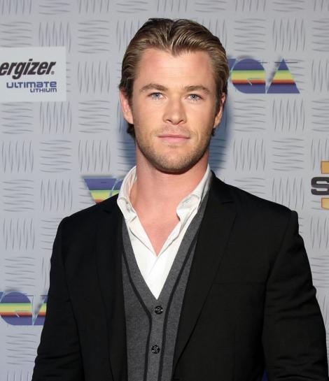 Chris Hemsworth este un soldat fara scrupule in “Shadow Runner”
