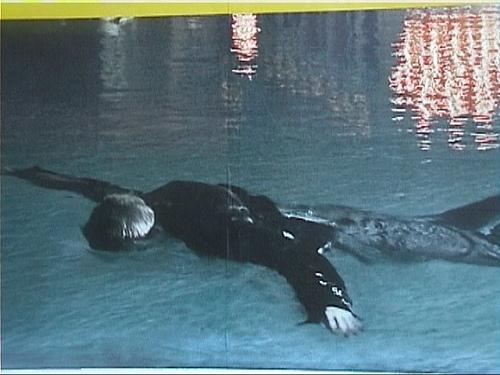 SUA: Cadavrul unei femei a stat zile intregi intr-o piscina publica fara ca nimeni sa-si dea seama