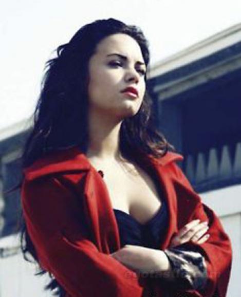 Demi Lovato, sexy in revista “Elle”!
