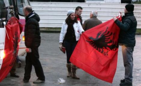 Confruntari violente la granita dintre Kosovo si Serbia