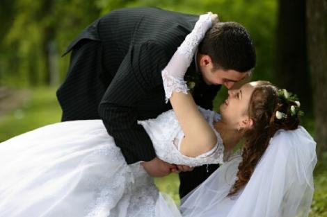 VIDEO! Propuneri indraznete pentru nunti ca in povesti