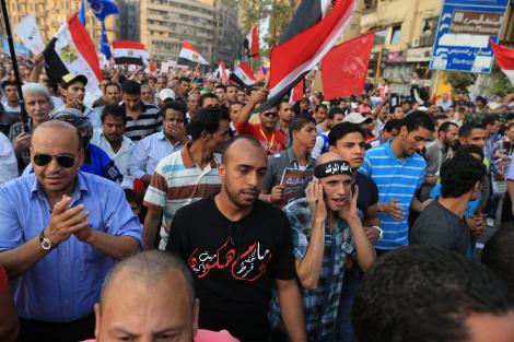 Presedintele Egiptului a fugit in timpul protestelor violente din Cairo