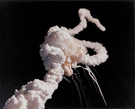 VIDEO! O inregistrare cu explozia navetei Challenger, difuzata dupa 26 de ani
