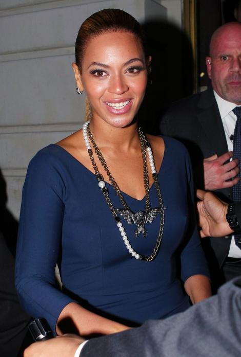 Beyonce catre Michelle Obama: "Sunt mandra ca fiica mea va creste printre oameni ca tine"
