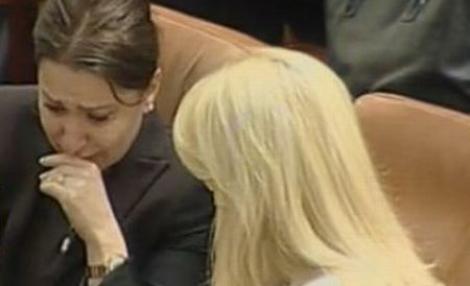Senatorul Sorina Placinta nu s-a prezentat la vot: A plans in plenul Parlamentului