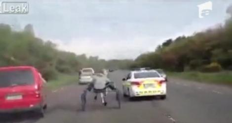 VIDEO! Cursa nebuna cu cai, pe o autostrada din Irlanda