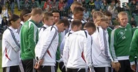 VIDEO! Tricourile oficiale ale echipelor calificate la Euro 2012 contin substante toxice