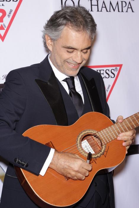 Andrea Bocelli va canta pe 10 mai 2013 in Piata Constitutiei