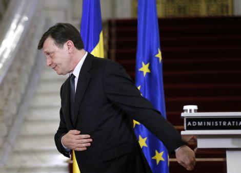 UPDATE! Traian Basescu isi "face bagajele" pentru intoarcerea la Cotroceni: Decizia CCR a fost citita in Parlament