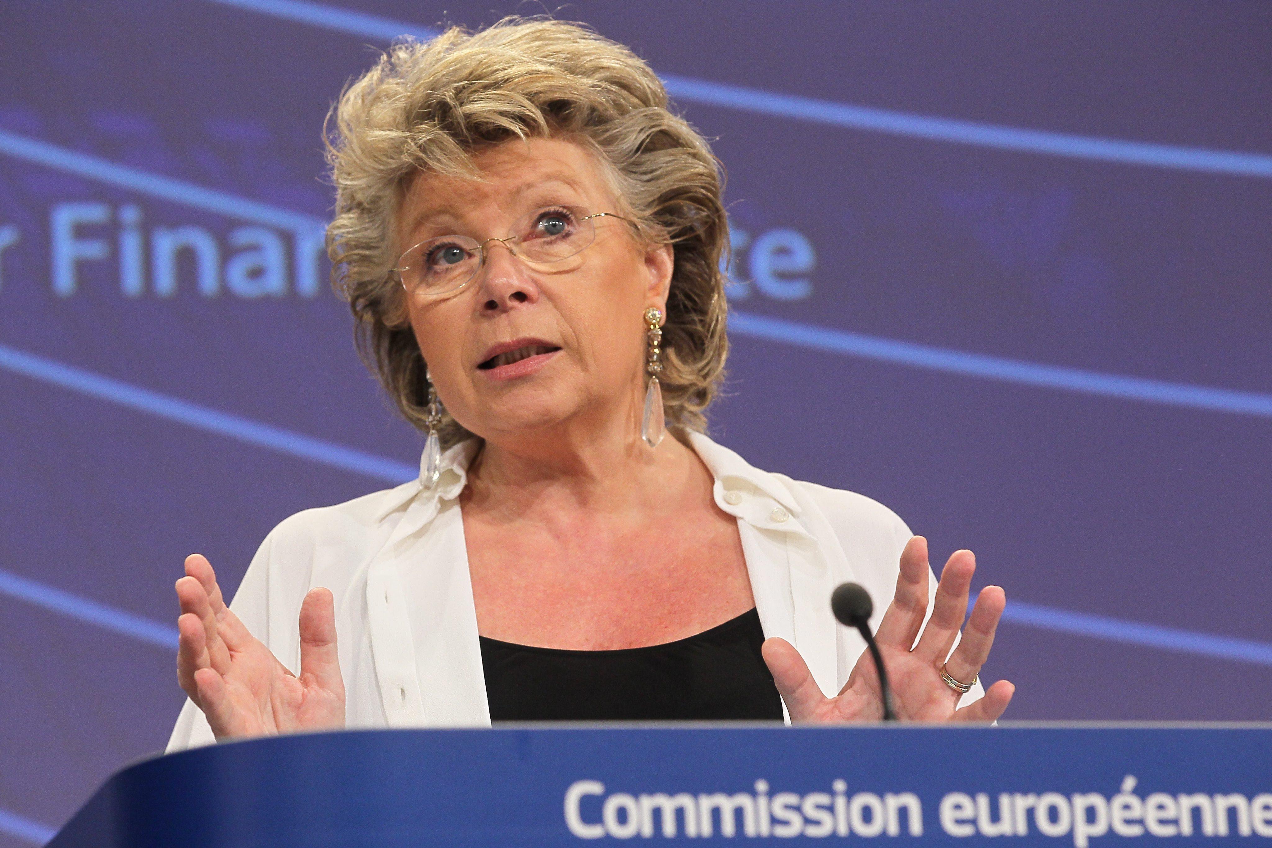 Viviane Reding: Aderarea Romaniei la spatiul Schengen ar putea fi amanata