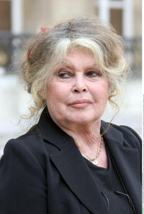 Brigitte Bardot ameninta si ea ca renunta la cetatenia franceza