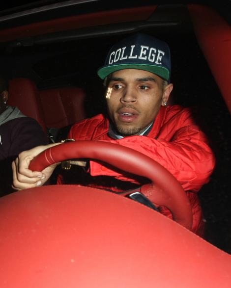 Chris Brown, iubitul Rihannei, a fost implicat intr-un accident de masina