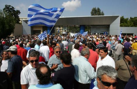 Somajul din Grecia a ajuns la un nivel record de 27 la suta. Peste 30.000 de oameni si-au pierdut locurile de munca din noiembrie 2012