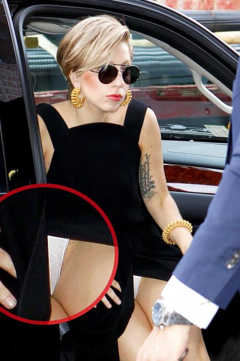 FOTO! Lady Gaga, cu lenjeria intima la vedere