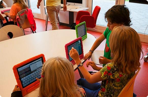 Steve JobsSchools: “iPadizarea” scolilor in Olanda