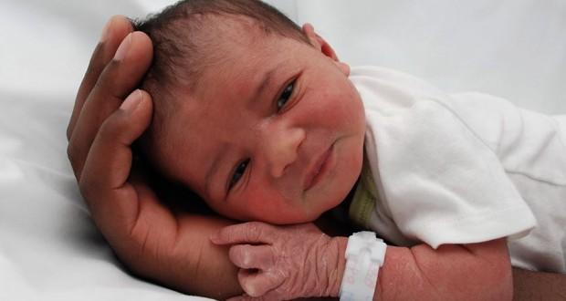 Un medic ROMÂN isterizează întreaga planetă! "Nou născuții POT FI OMORÂȚI” Lumea este ÎNGROZITĂ!