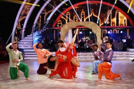 În această seară,  de la 20:30, Antena 1 difuzează finala show-ului „Dansează printre stele”