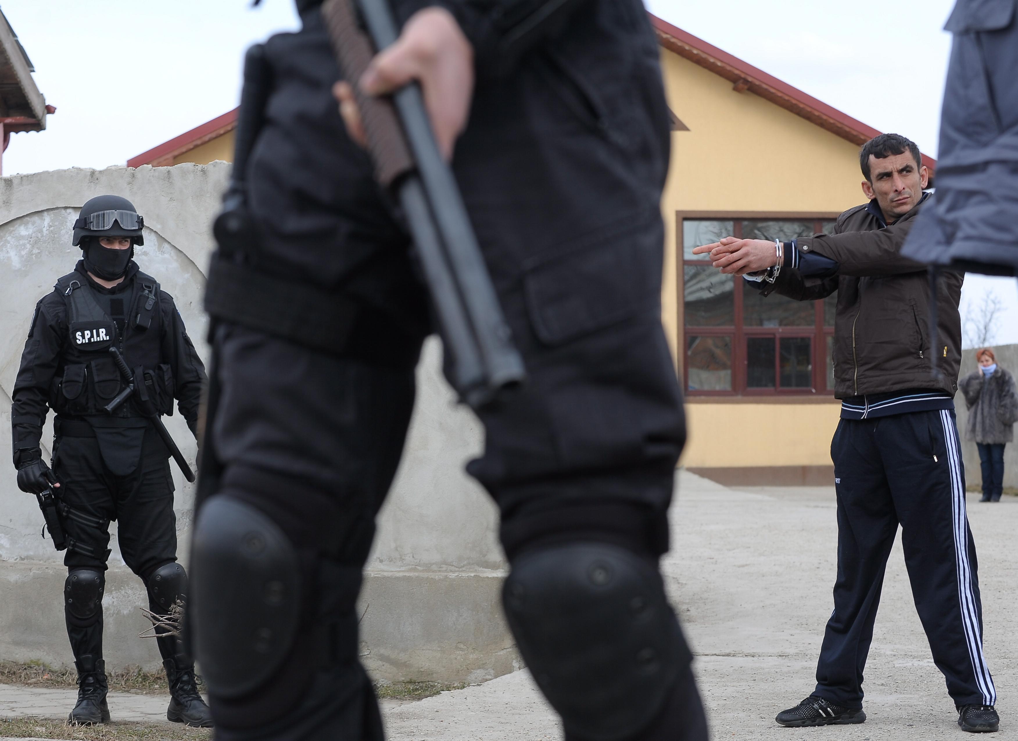 Români arestaţi în Austria pentru trafic cu droguri. Iată ce au descoperit polițiștii