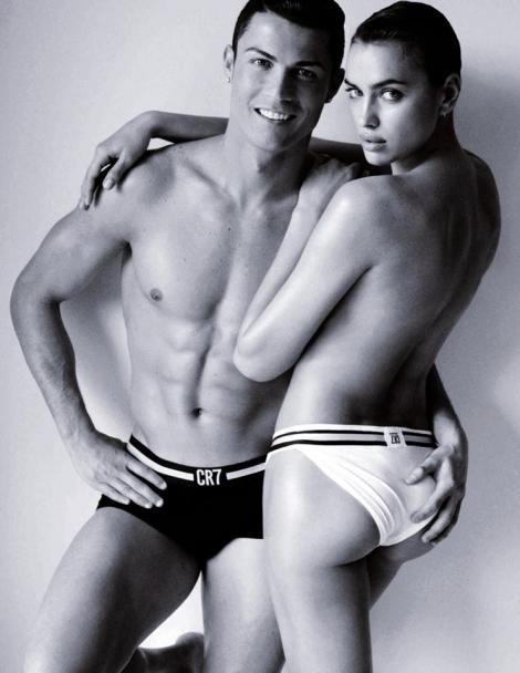 Galerie FOTO: Pozele astea împacă pe toată lumea! Cristiano Ronaldo şi Irina Şaic, şedinţă fierbinte