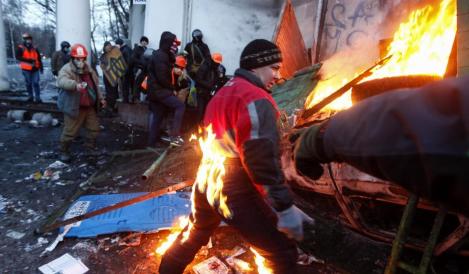 Instituţiile din Ucraina cad, una câte una, în mâinile separatiştilor