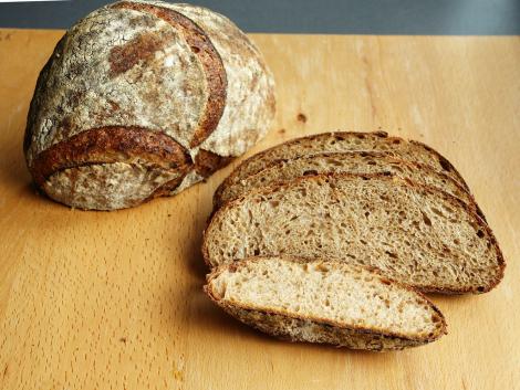 Un nou mit a fost spulberat: Ce se întâmplă dacă mănânci multă pâine!