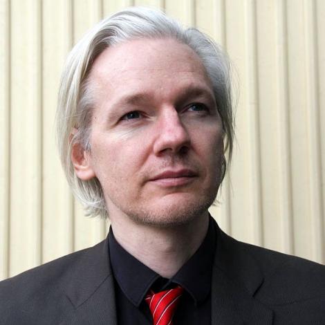 Julian Assange suferă de afecţiuni medicale grave
