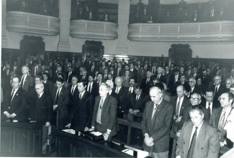 1993, anul în care politicienii erau vedete TV, iar în România apărea TVA-ul!