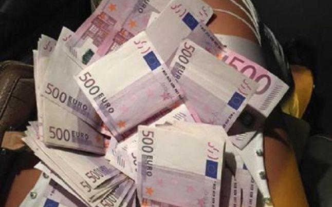 Bancnote în valoare de un milion de euro, rupte de o bătrână, înainte să moară! Motivul este unul incredibil