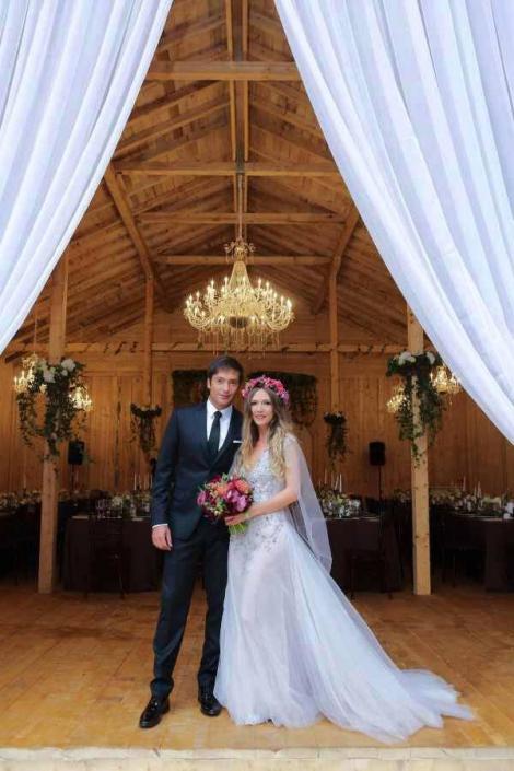 Adela Popescu şi Radu Vâlcan s-au căsătorit în secret! Imagini fabuloase de la nunta anului
