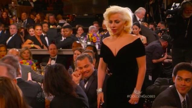 Leonardo DiCaprio, reacţie magistrală la Globurile de Aur! Ce a făcut actorul când a fost atins de Lady Gaga! Imaginile fac deliciul internauţilor