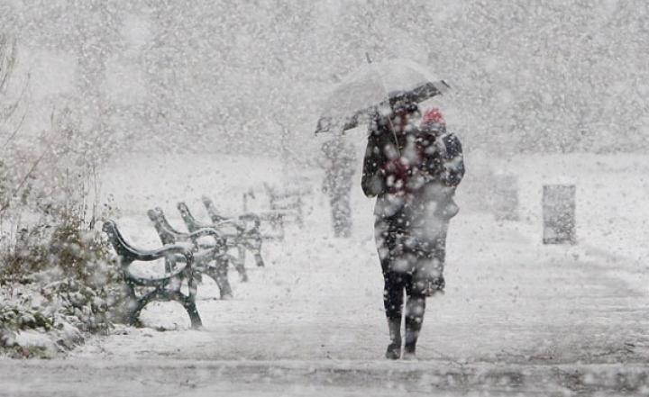 Vremea se răceşte şi apar ninsorile în mai multe zone din ţară! Prognoza meteo pentru 13 şi 14 ianuarie