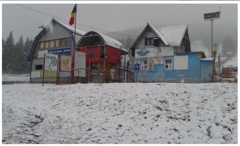 Prima ninsoare în staţiunea montană Arieşeni din Munţii Apuseni. Imagini de poveste! Iarna nu-i ca toamna!
