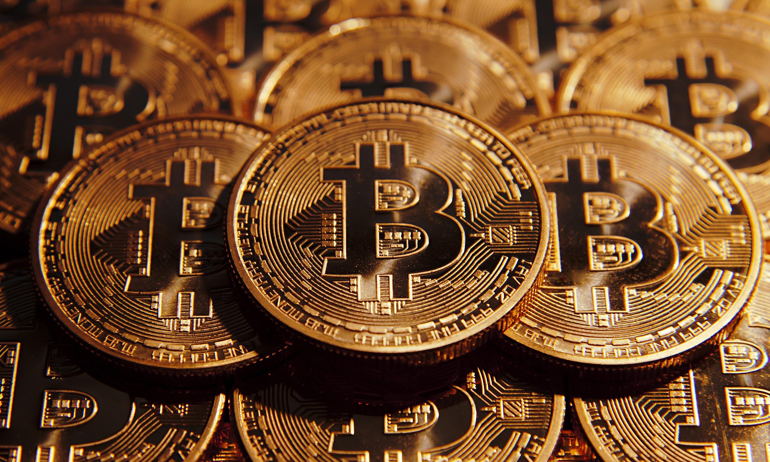 Bitcoin, celebra monedă virtuală, va consuma în curând mai multă energie electrică decât o țară!