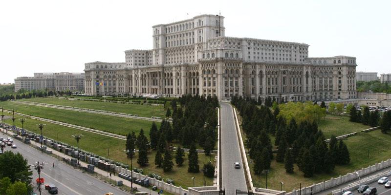 Casa Poporului a fost evaluată, România e bogată?! Cât costă a doua cea mai mare clădire din lume