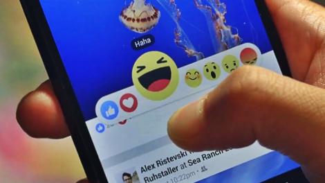 Avertisment dat de Poliţie pentru utilizatorii Facebook: "Nu mai daţi click"
