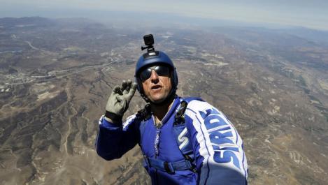 Un american a sărit de la 7.600 de metri, fără parașută! Cum a fost posibil așa ceva!