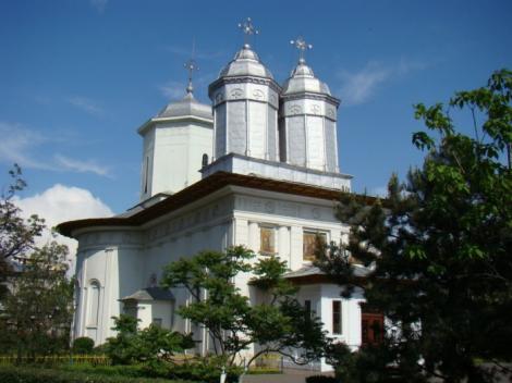Incendiu la biserica ”Sfinţii Îngeri” din Buzău, monument istoric. Totul ar fi fost plănuit